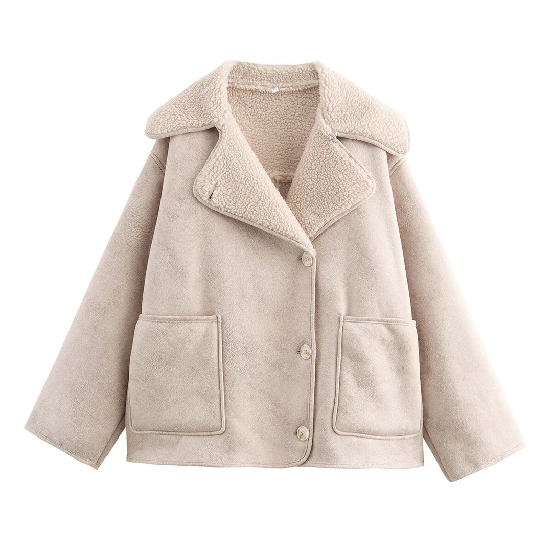 Women’s short jacket in boxy cut made of suede imitation with teddy lining and large flap pockets