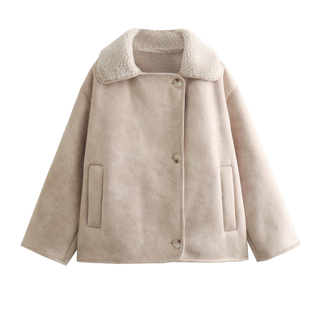 Women’s short jacket in boxy cut made of suede imitation with teddy lining and large flap pockets