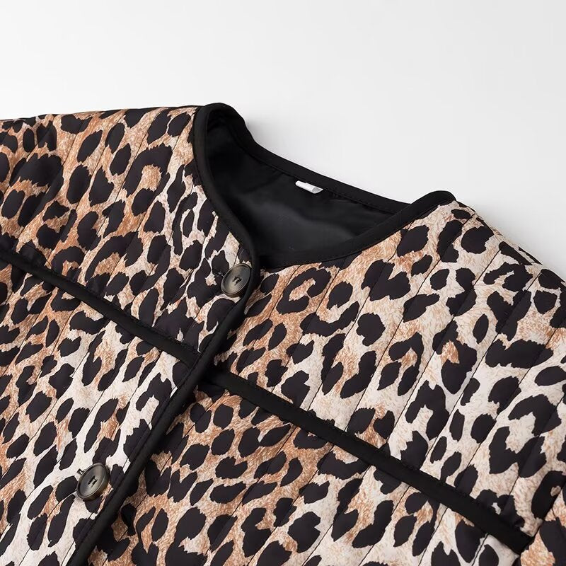Women’s short jacket with all-over leopard print, round neckline and contrasting piping