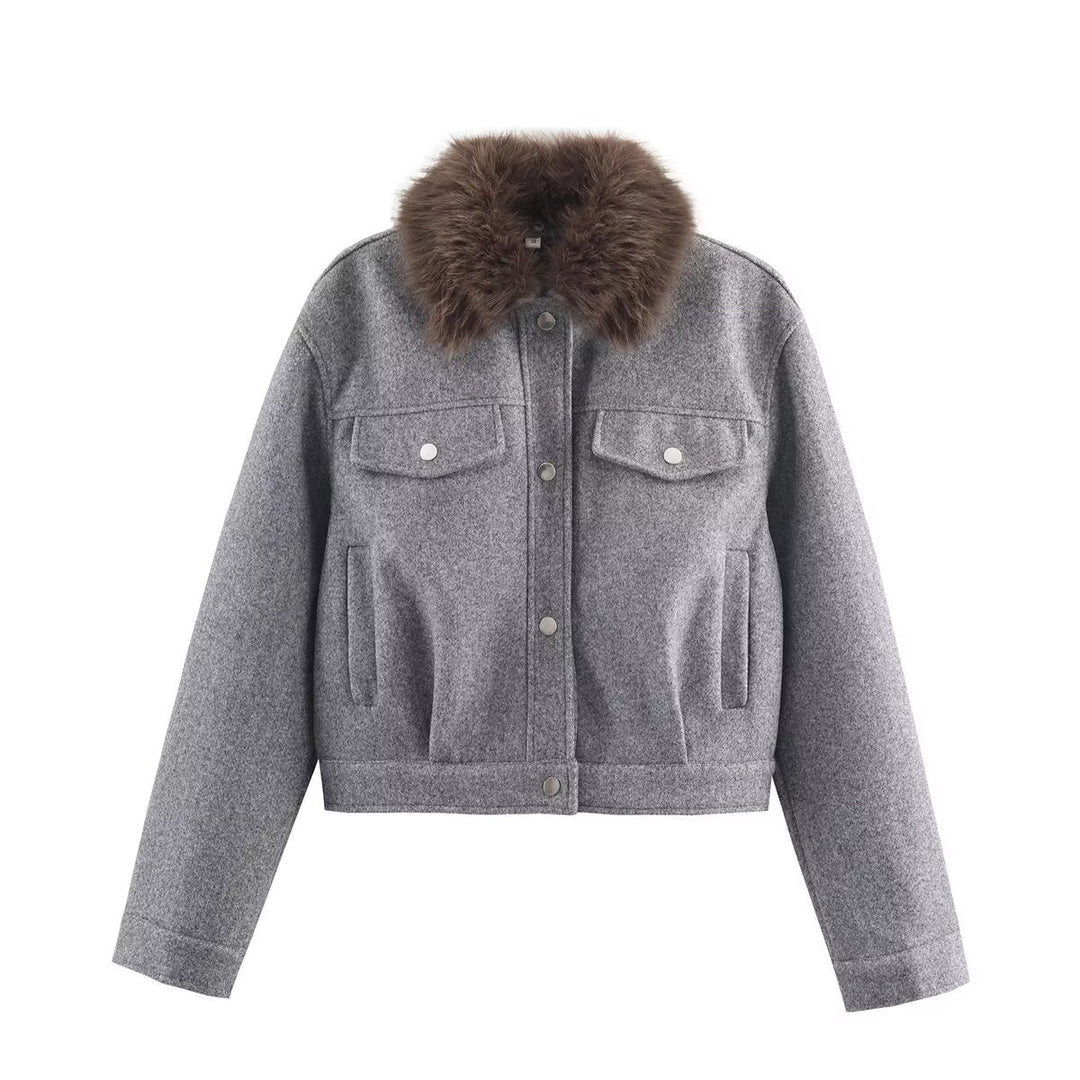 Ladies short wool jacket with voluminous fur collar, snap-button front and patch chest pockets