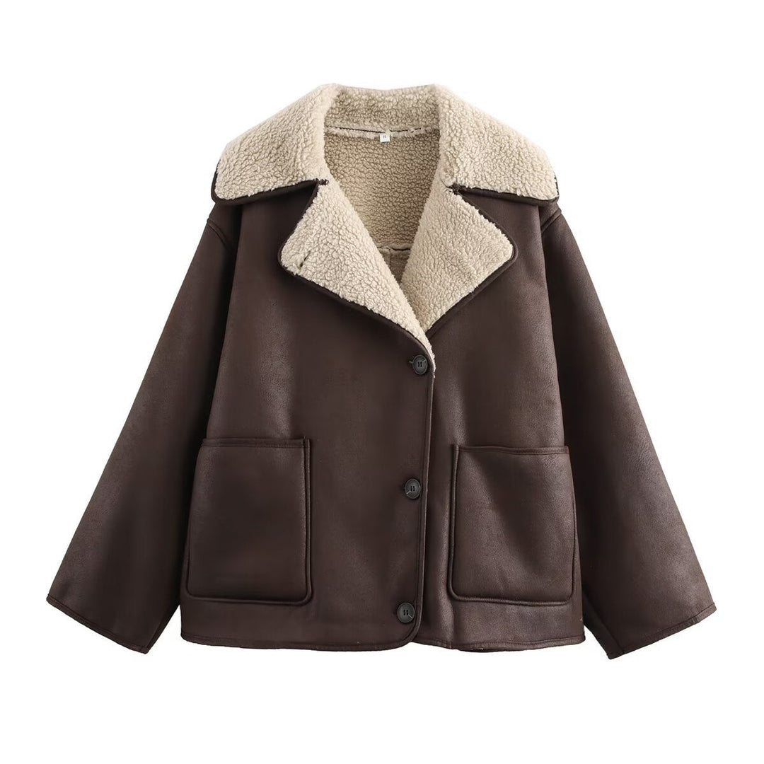 Women’s short jacket in boxy cut made of suede imitation with teddy lining and large flap pockets