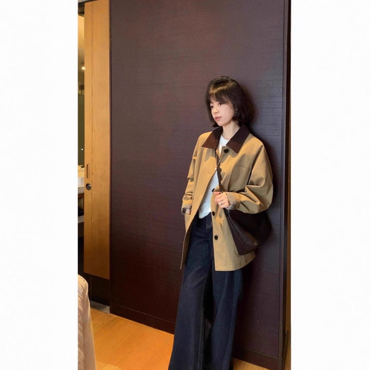 Womens Wide Short Jacket in Cabana Style with Contrast Collar
