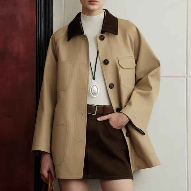 Women Fashionable Jacket with Classic Cut