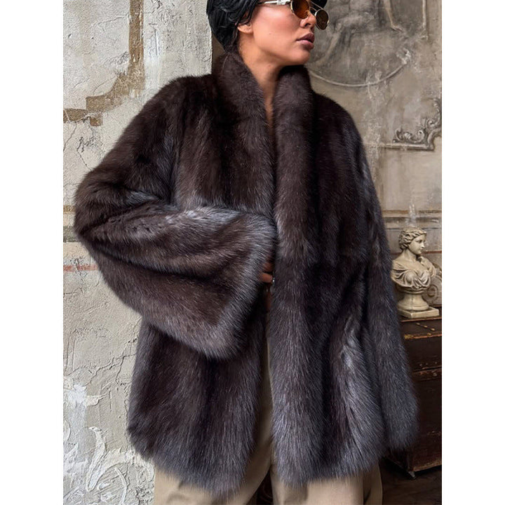 Ladies short fur coat with kimono sleeves and stand-up collar